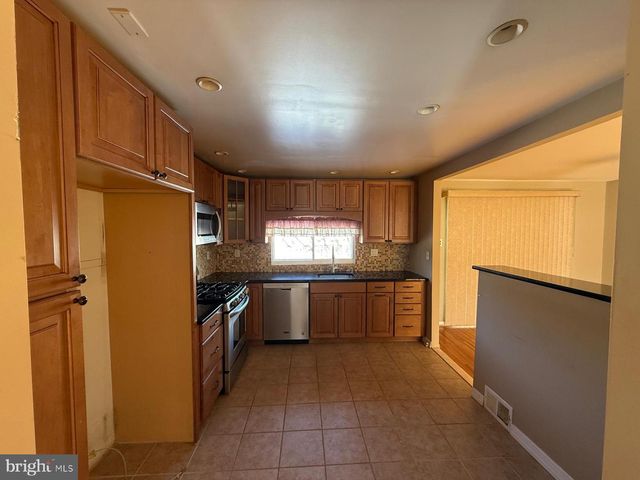 11616 BARLOW ST, Philadelphia, PA 19116