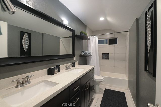 3010 S Pacific, Santa Ana, CA 92704