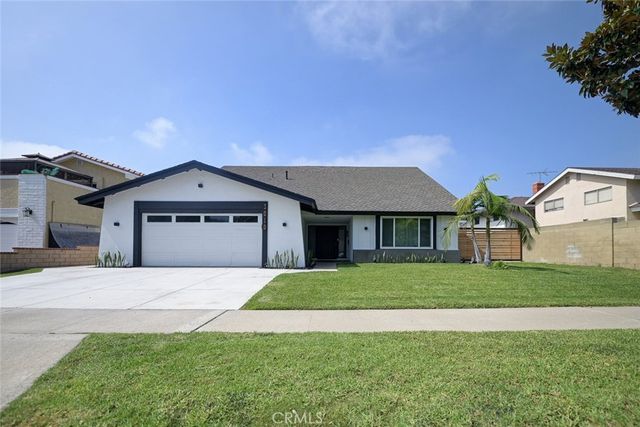 3010 S Pacific, Santa Ana, CA 92704
