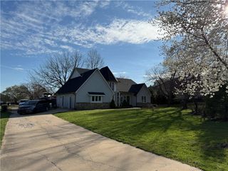 10585 W 157TH Terrace, Overland Park, KS 66221