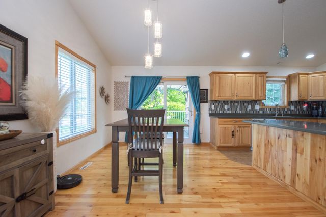 3221 11th Avenue S, Moorhead, MN 56560