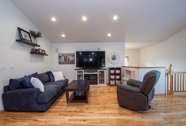 3221 11th Avenue S, Moorhead, MN 56560