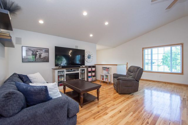 3221 11th Avenue S, Moorhead, MN 56560