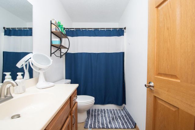 3221 11th Avenue S, Moorhead, MN 56560