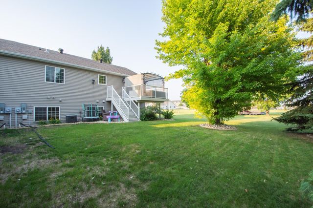 3221 11th Avenue S, Moorhead, MN 56560
