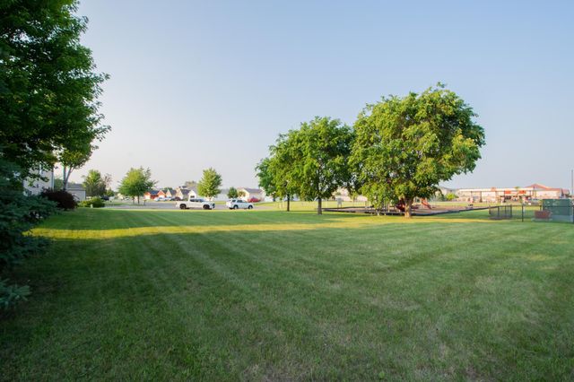 3221 11th Avenue S, Moorhead, MN 56560