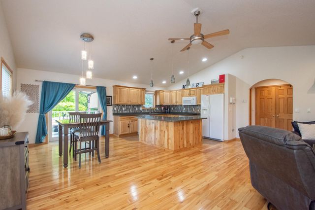 3221 11th Avenue S, Moorhead, MN 56560