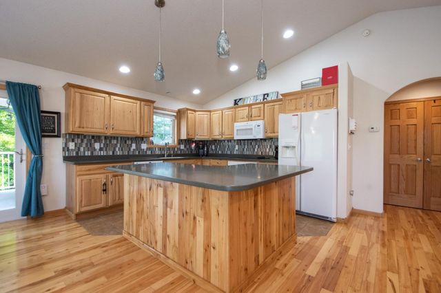 3221 11th Avenue S, Moorhead, MN 56560