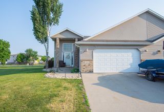3221 11th Avenue S, Moorhead, MN 56560