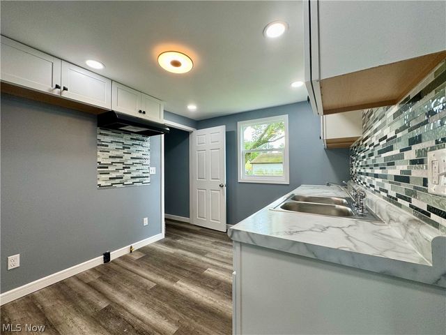 2310 Harmon Street NE, Canton, OH 44705