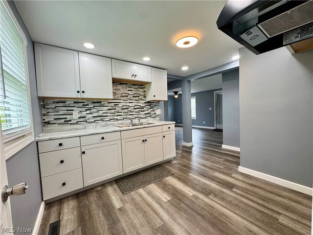 2310 Harmon Street NE, Canton, OH 44705