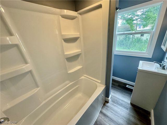 2310 Harmon Street NE, Canton, OH 44705