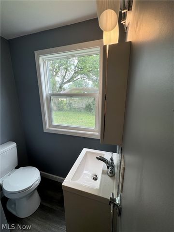 2310 Harmon Street NE, Canton, OH 44705