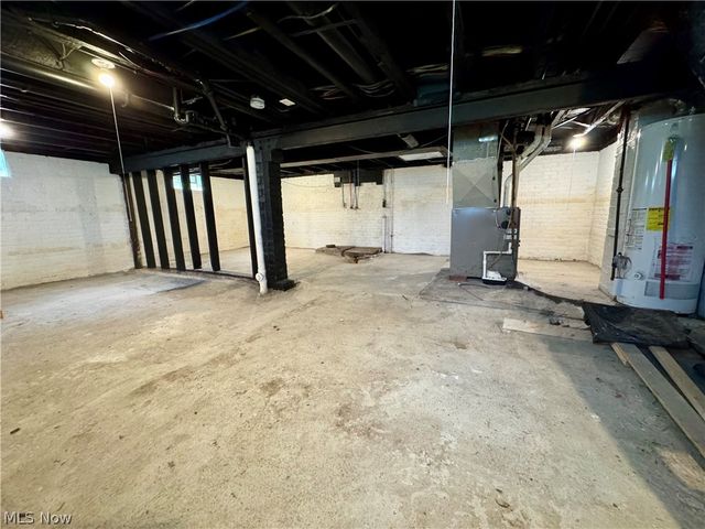 2310 Harmon Street NE, Canton, OH 44705