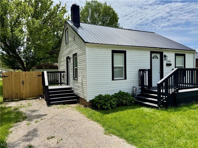 2310 Harmon Street NE, Canton, OH 44705