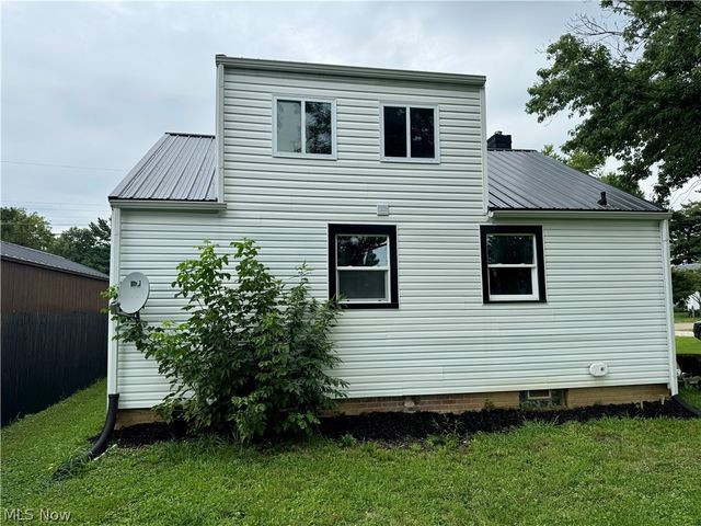 2310 Harmon Street NE, Canton, OH 44705