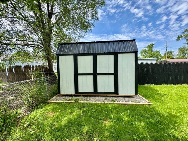 2310 Harmon Street NE, Canton, OH 44705