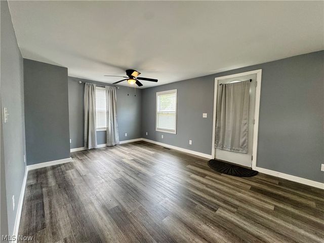 2310 Harmon Street NE, Canton, OH 44705