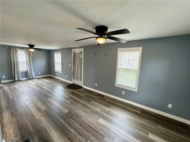 2310 Harmon Street NE, Canton, OH 44705