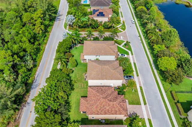 4707 Foxtail Palm Court, Greenacres, FL 33463