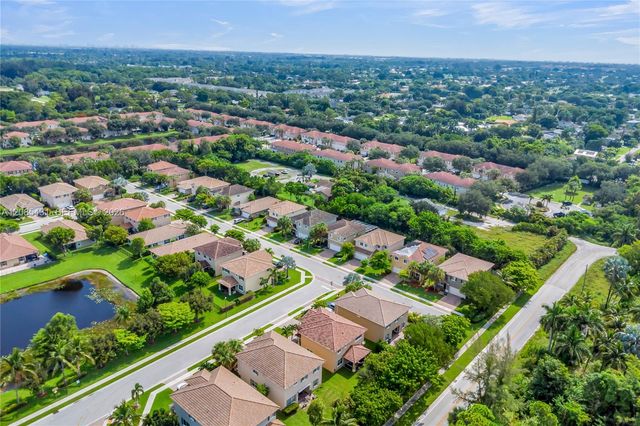4707 Foxtail Palm Court, Greenacres, FL 33463