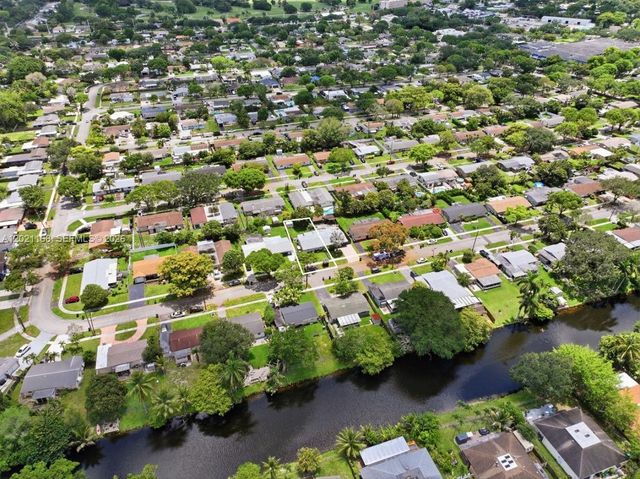 4966 SW 93rd Ave, Cooper City, FL 33328
