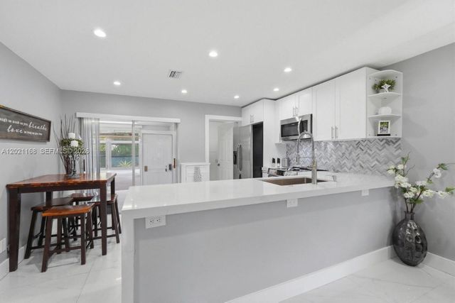 4966 SW 93rd Ave, Cooper City, FL 33328