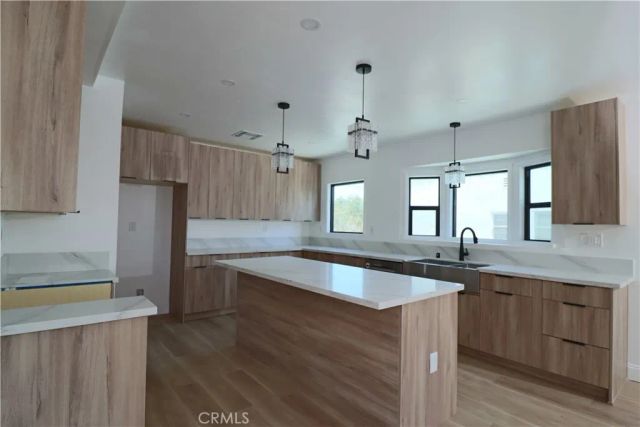 1921 W 94th Street, Los Angeles, CA 90047