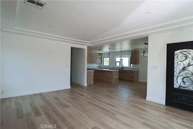 1921 W 94th Street, Los Angeles, CA 90047