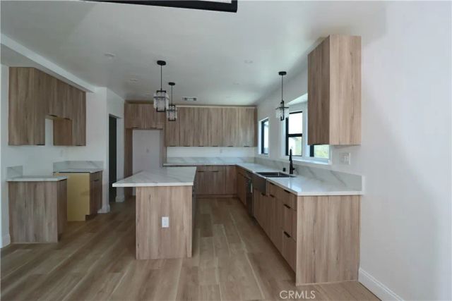 1921 W 94th Street, Los Angeles, CA 90047
