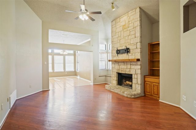 1109 W Hills Terrace, Saginaw, TX 76179
