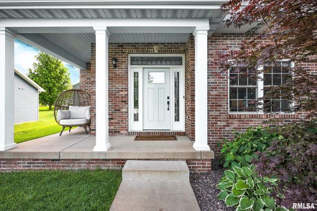 1613 KENSINGTON Drive, Washington, IL 61571