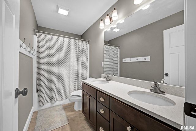 1613 KENSINGTON Drive, Washington, IL 61571