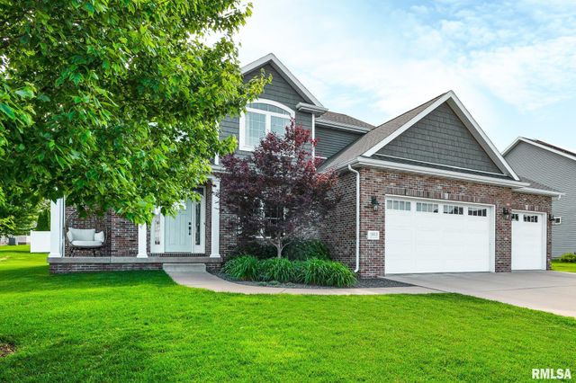 1613 KENSINGTON Drive, Washington, IL 61571