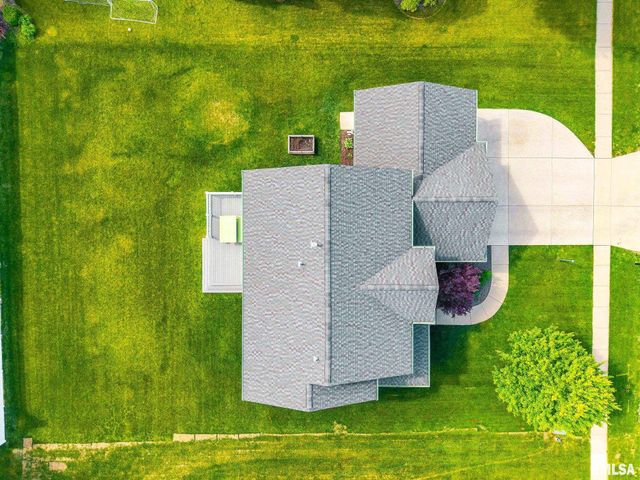 1613 KENSINGTON Drive, Washington, IL 61571