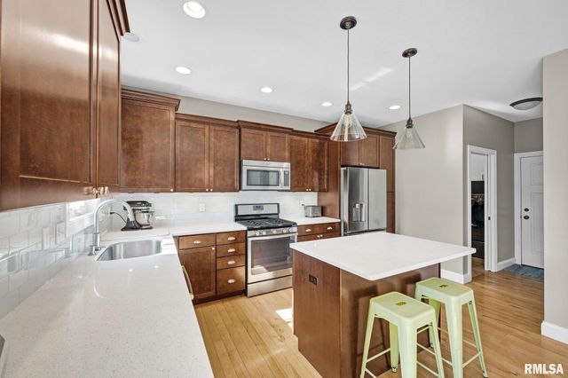 1613 KENSINGTON Drive, Washington, IL 61571