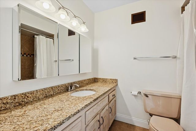 40 N Tower Road 8F, Oak Brook, IL 60523