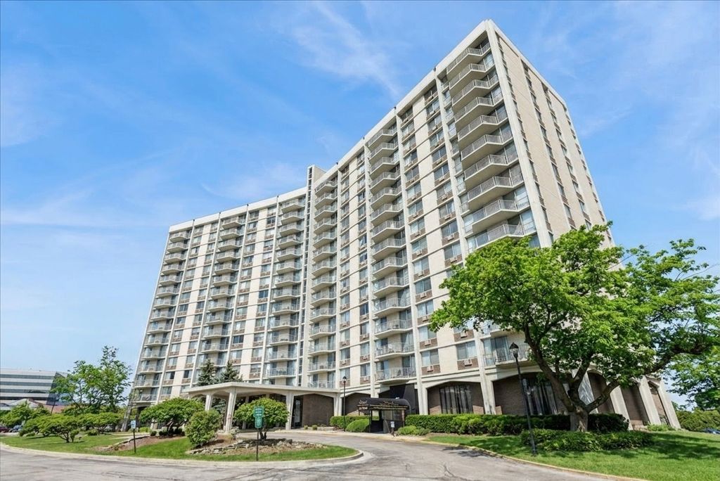 40 N Tower Road 8F, Oak Brook, IL 60523