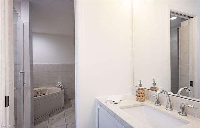 1281 Diana AVE, Naples, FL 34103