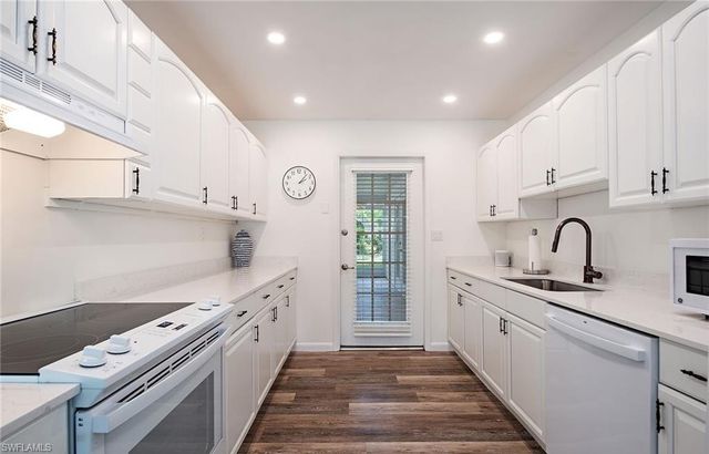 1281 Diana AVE, Naples, FL 34103