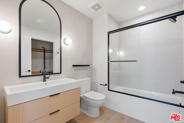 3555 Overland Avenue 402, Los Angeles, CA 90034