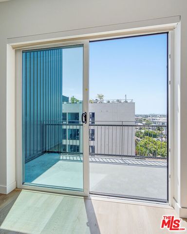 3555 Overland Avenue 402, Los Angeles, CA 90034