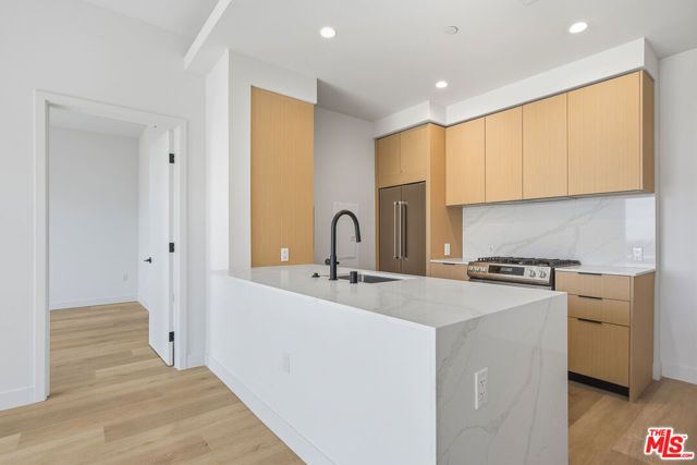 3555 Overland Avenue 402, Los Angeles, CA 90034
