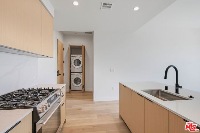 3555 Overland Avenue 402, Los Angeles, CA 90034