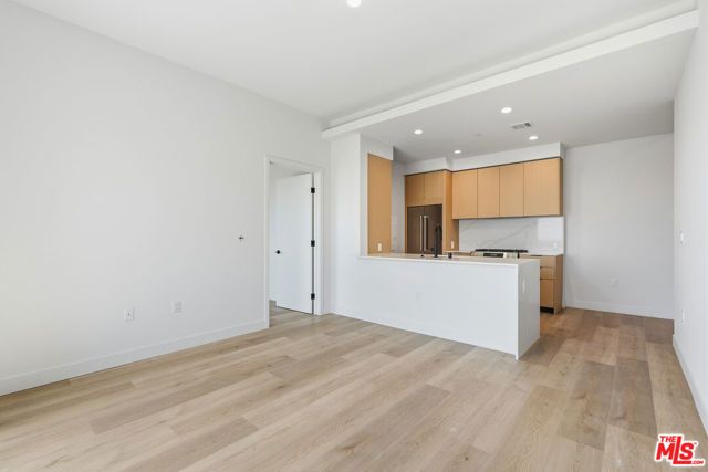 3555 Overland Avenue 402, Los Angeles, CA 90034