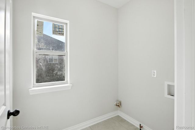 3201 ROMA COURT, Wixom, MI 48393