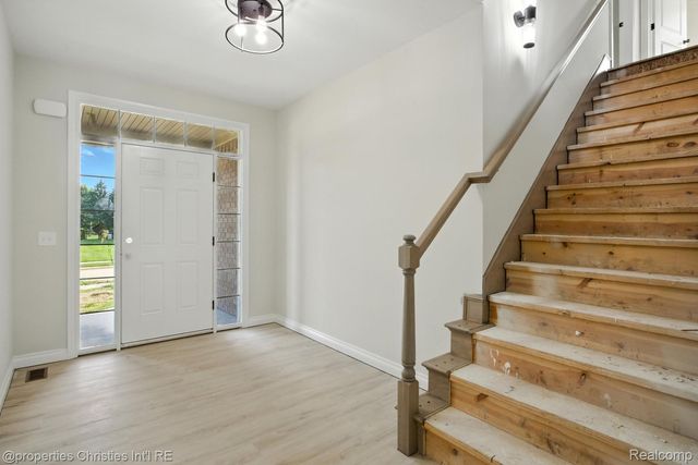 3201 ROMA COURT, Wixom, MI 48393