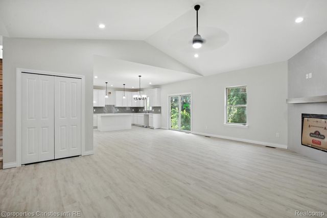3201 ROMA COURT, Wixom, MI 48393