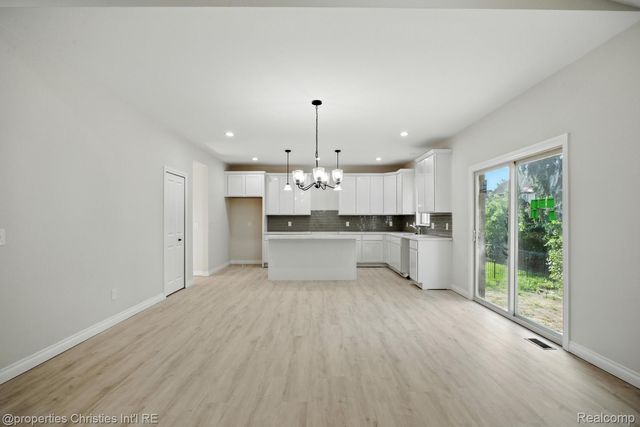 3201 ROMA COURT, Wixom, MI 48393