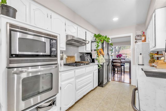 1032 Peach Lane, Desoto, TX 75115